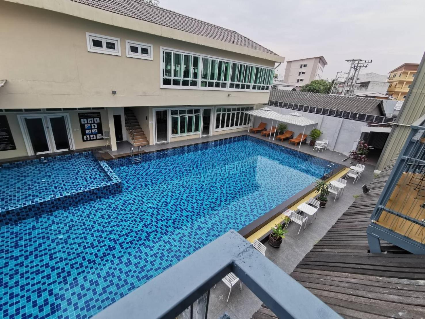 Buritel Hotel Buriram Oda fotoğraf